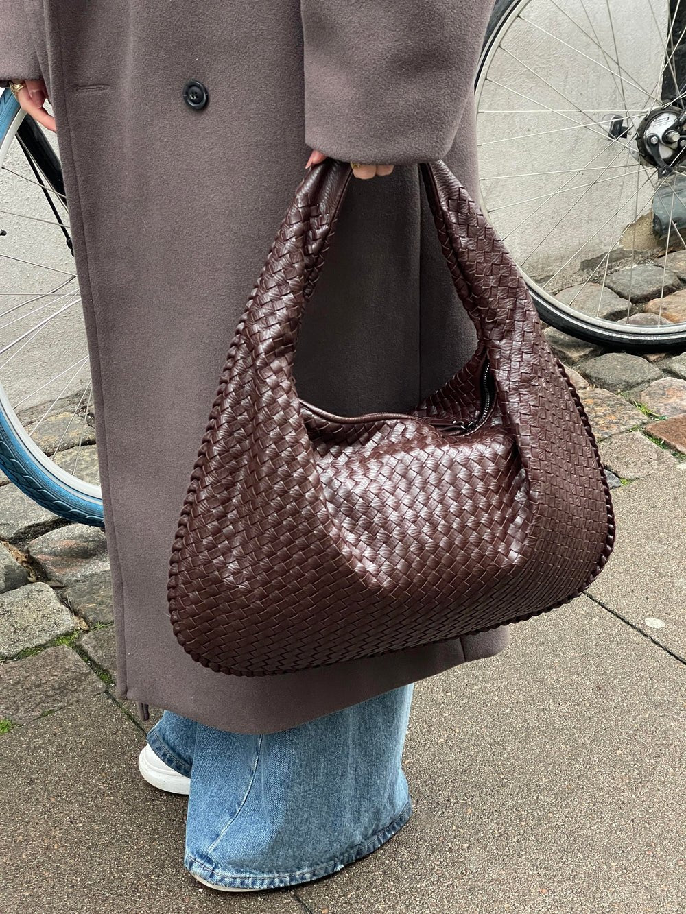 Diva Messenger Bag